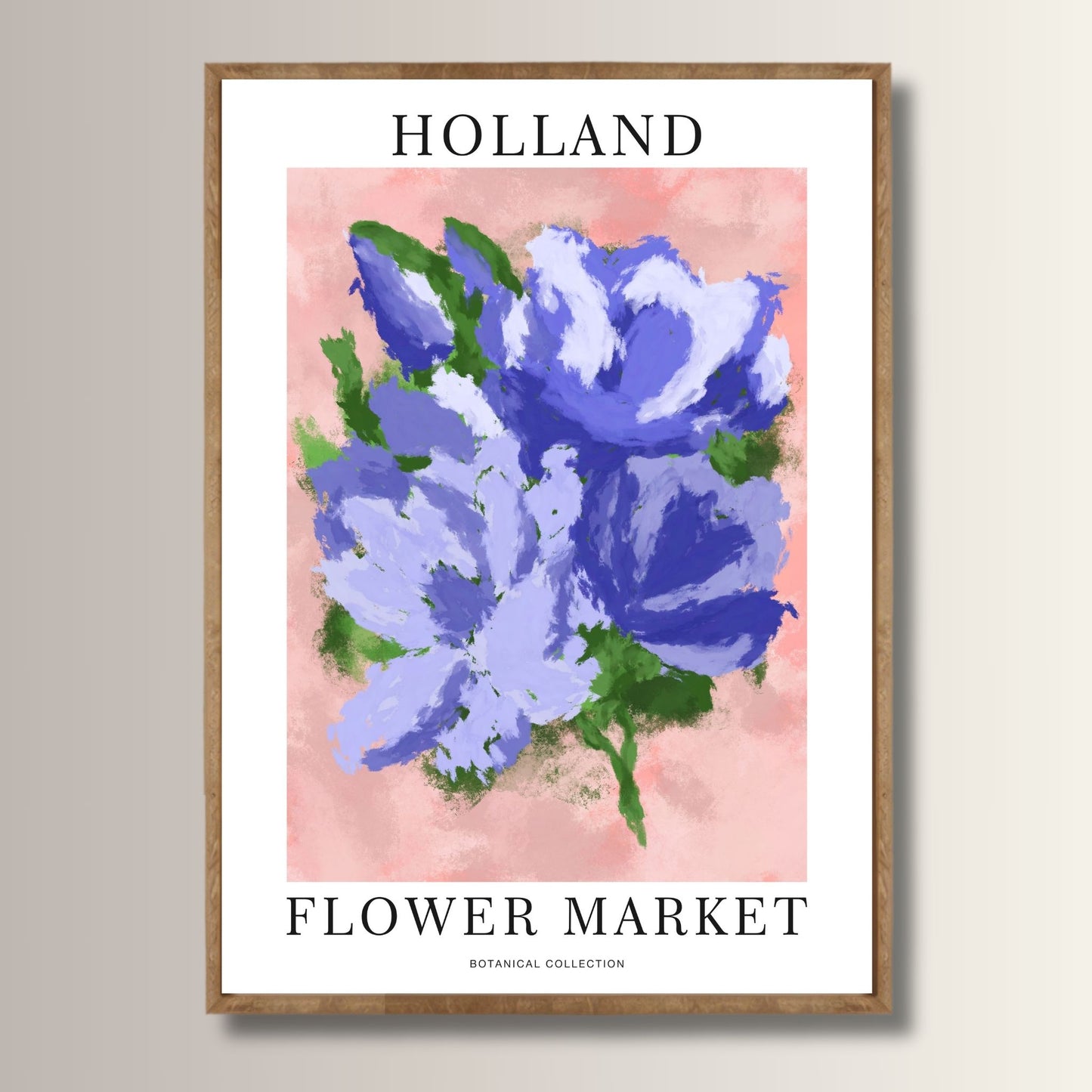 Dette håndmalte motivet med nydelige blå blomster mot en subtil rosa bakgrunn skaper en harmonisk balanse mellom livlighet og ro. Illustrasjon viser plakat i ramme av eik.