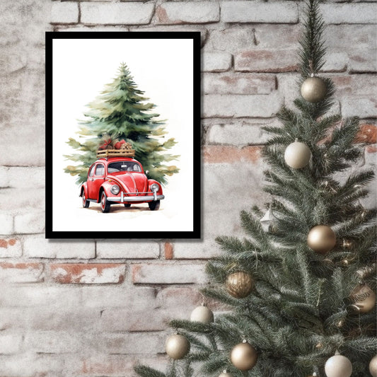 Plakat og lerret med grafisk julemotiv av gammel, rød volkswagen boble. Bilen kjører i en skog, og på taket er den lastet med juledekorasjoner. På bildet henger motivet som plakaten i en sort ramme på en murvegg ved siden av et juletre.