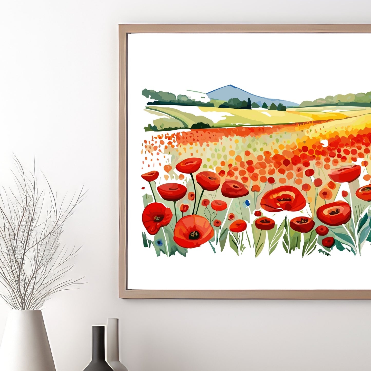 Forvandle ditt hjem med den sjarmerende skjønnheten av vår "Poppies Fields" plakat, en del av en eksklusiv serie grafiske akvarellmalerier. Illustrasjonsfoto viser motivet i en eikeramme.