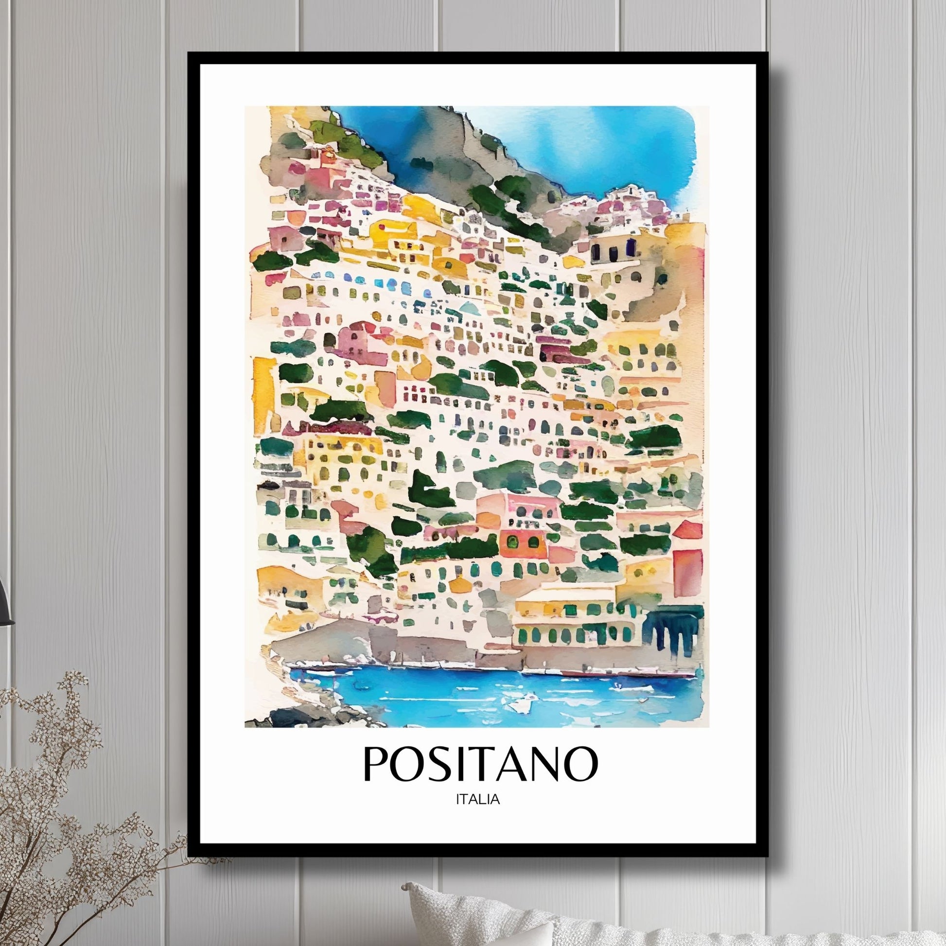 Oppdag den italienske Amalfikystens prakt med vår plakat Positano No7. Illustrasjon viser plakat med tekst i sort ramme.